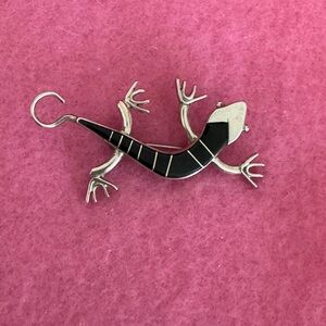 Salamander Onyz and Sterling Silver Brooch / Pin EC